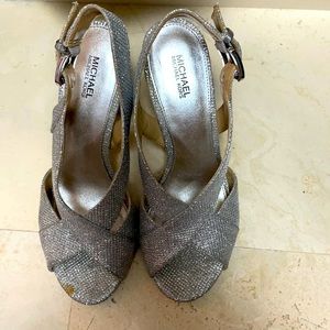 Fabulous for prom or wedding.